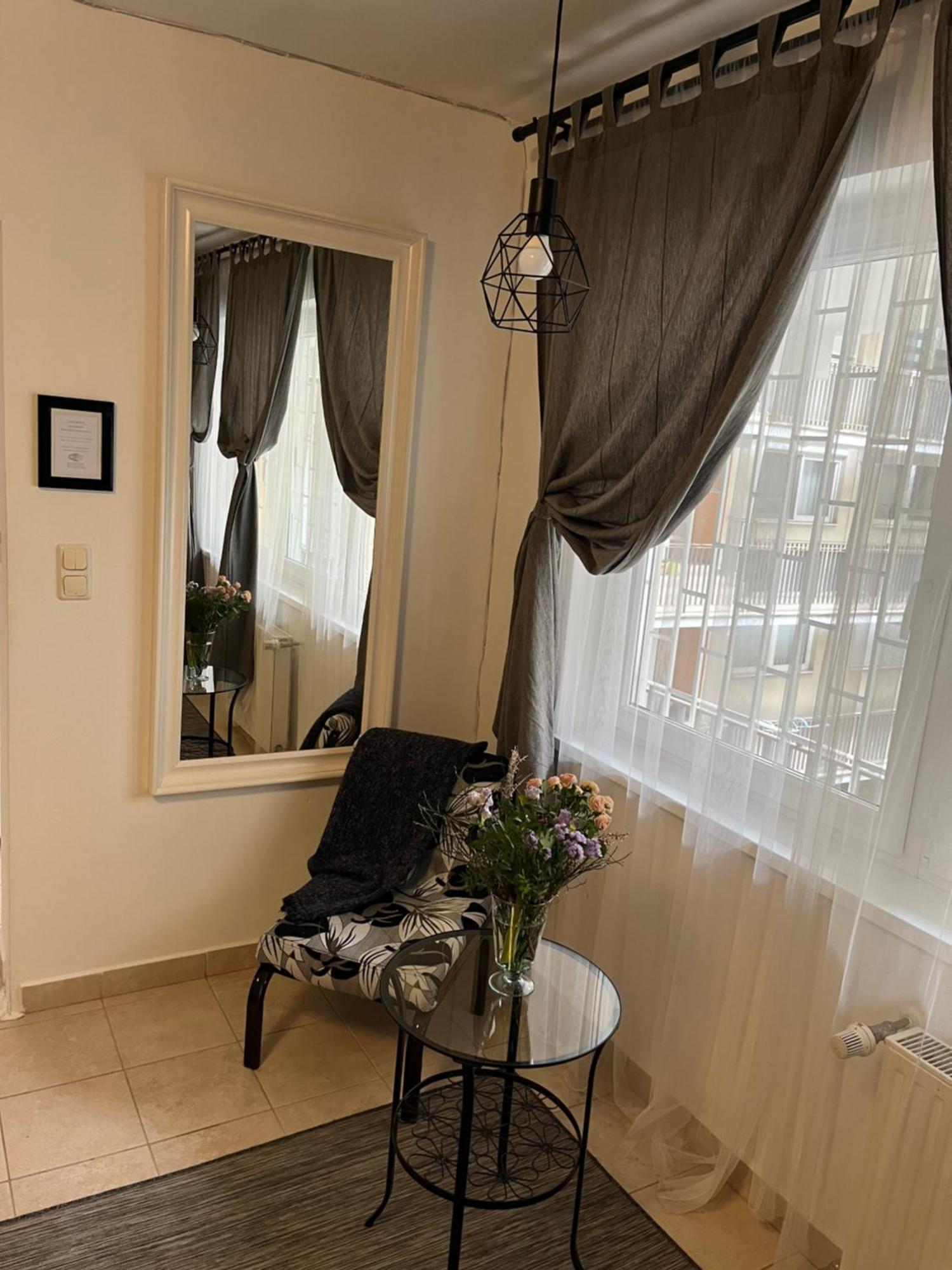 Downtown Rose Garden Apartments Whit Garage Opcional Budapeszt Zewnętrze zdjęcie